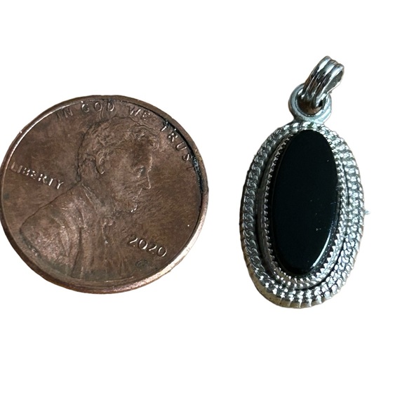 🇺🇸12K gold fill black stone pendant - Picture 3 of 3